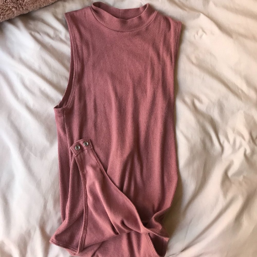 Short-Turtleneck Bodysuit